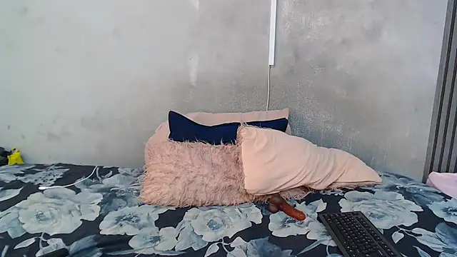 kinkynaghty online show from July 2026 01:18:01 PM