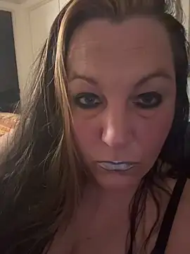 Snapshot of Queenemerald chatting on March 2026 03:23:02 AM Queenemerald online show from March 2026 03:23:02 AM