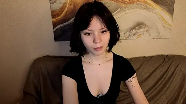 Loly Cuttie online show from May 2026 01:44:02 AM