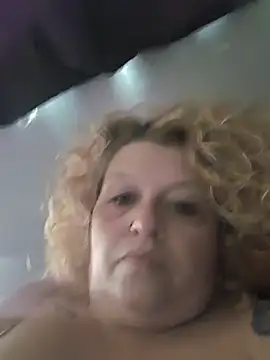 HotMomof2502 online show from May 2026 08:17:01 PM