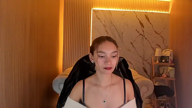 Snapshot of Paulin_roses_tf chatting on May 2026 02:44:01 PM Paulin roses tf online show from May 2026 02:44:01 PM