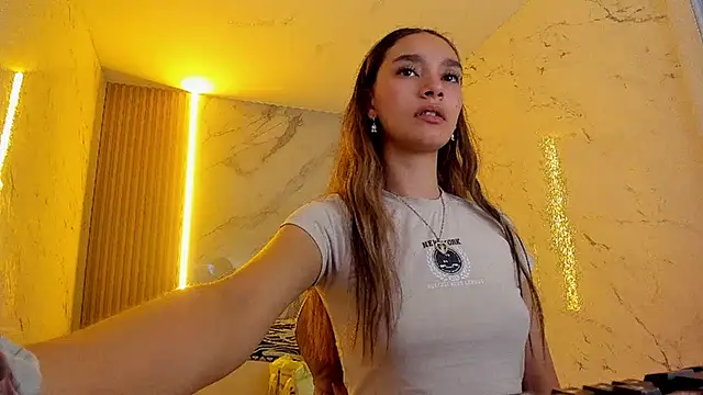 Snapshot of Paulin_roses_tf chatting on May 2026 02:24:02 PM Paulin roses tf online show from May 2026 02:24:02 PM