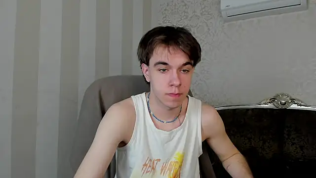 Snapshot of DaveBevy chatting on April 2026 05:34:01 AM DaveBevy online show from April 2026 05:34:01 AM