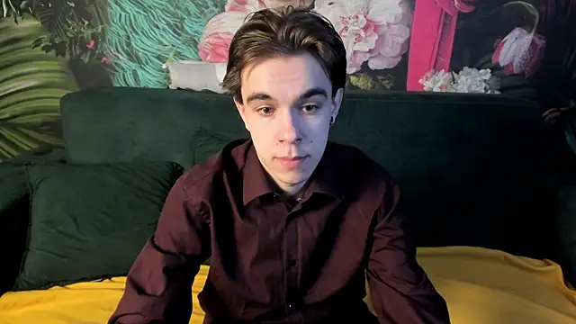 Snapshot of DaveBevy chatting on April 2026 05:24:01 AM DaveBevy online show from April 2026 05:24:01 AM