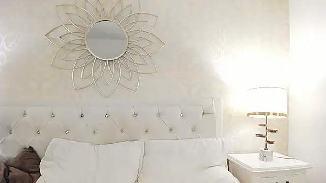 Julietta    online show from April 2026 05:30:01 PM