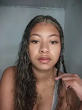 Snapshot of BelleKaty_ chatting on May 2026 04:36:02 PM BelleKaty online show from May 2026 04:36:02 PM
