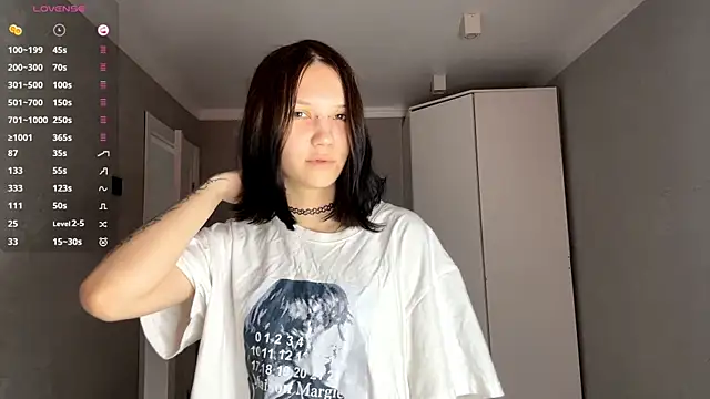 AmeliaMiotii online show from April 2026 11:13:02 AM