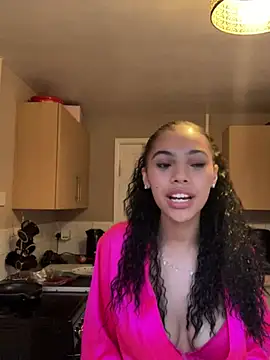 Snapshot of Brattybaee chatting on April 2026 06:45:02 PM Brattybaee online show from April 2026 06:45:02 PM