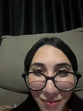 juliacosta online show from April 2026 07:16:01 AM