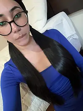 juliacosta online show from April 2026 07:58:02 PM