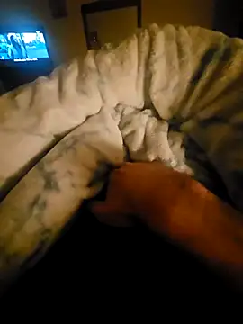 Snapshot of Vale1710 chatting on March 2026 09:27:02 PM Vale1710 online show from March 2026 09:27:02 PM