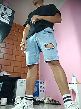romeohotpig online show from July 2026 07:40:02 PM