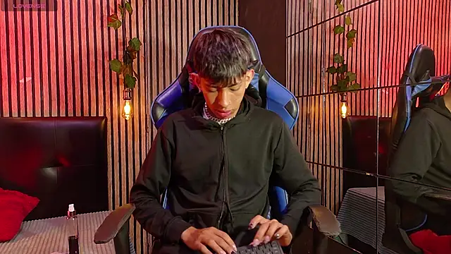 Tommy Fox online show from April 2026 01:16:01 PM