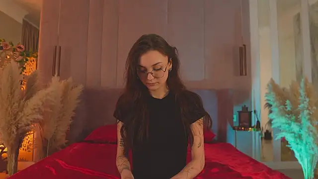 AmeliaKlark  online show from April 2026 01:49:01 AM