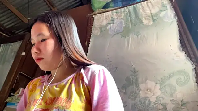 HelgaLoyer online show from April 2026 01:58:01 AM