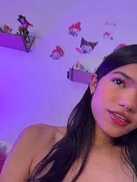 Emycarver09  online show from May 2026 12:34:02 PM