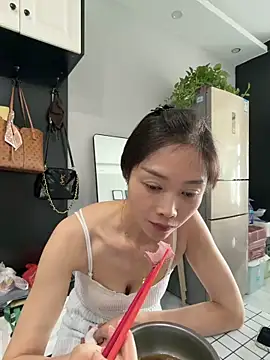 yuanpu0925 online show from April 2026 04:32:02 AM
