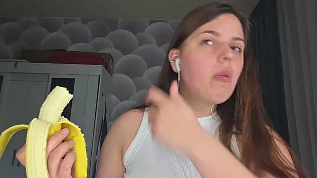 AnnaSpirit online show from April 2026 04:30:01 PM