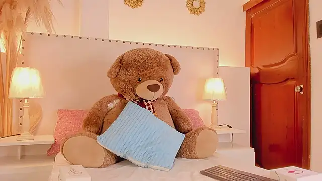 madisson  Stone online show from May 2026 10:41:02 PM