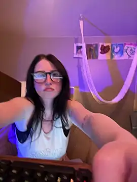 avaalanchee online show from May 2026 07:27:01 AM