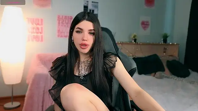 molly rettyy online show from June 2026 04:52:02 AM