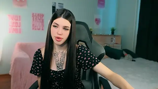 molly rettyy online show from June 2026 04:34:02 AM