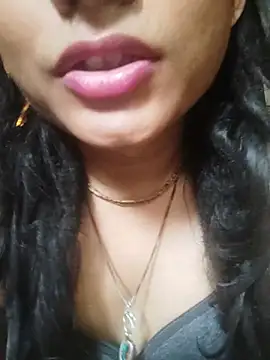 Snapshot of SweetTsAngel chatting on April 2026 09:45:01 AM SweetTsAngel online show from April 2026 09:45:01 AM