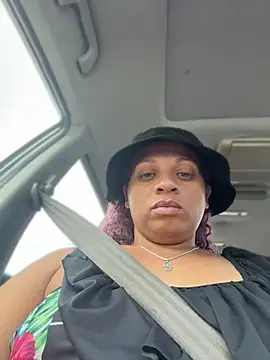 Snapshot of SHY_QUINN chatting on June 2026 08:11:01 PM SHY QUINN online show from June 2026 08:11:01 PM