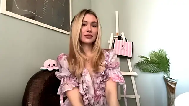 Alicesuperstar online show from March 2026 07:31:01 AM