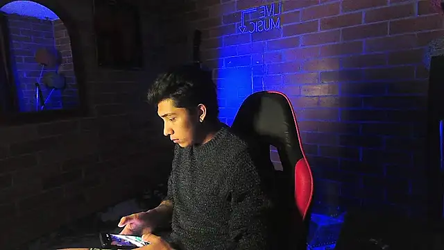 ethann2  online show from April 2026 06:22:01 AM