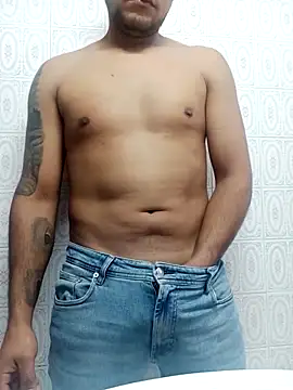 maicolvalejo4444 online show from May 2026 06:34:02 PM