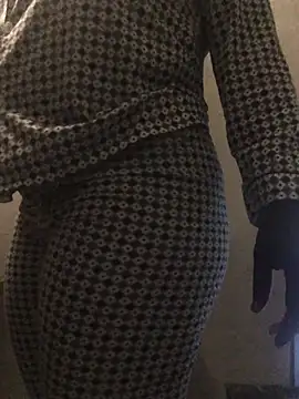 Snapshot of EATnRIDE chatting on April 2026 01:05:02 AM EATnRIDE online show from April 2026 01:05:02 AM