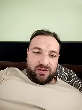 Snapshot of HerkulesXXXn chatting on April 2026 11:00:01 AM HerkulesXXXn online show from April 2026 11:00:01 AM