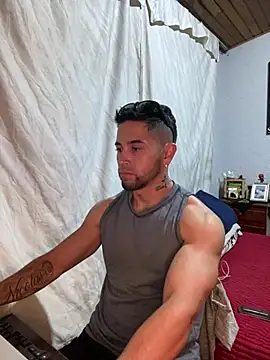 Snapshot of Sexmuscle17 chatting on June 2026 10:00:02 PM Sexmuscle17 online show from June 2026 10:00:02 PM