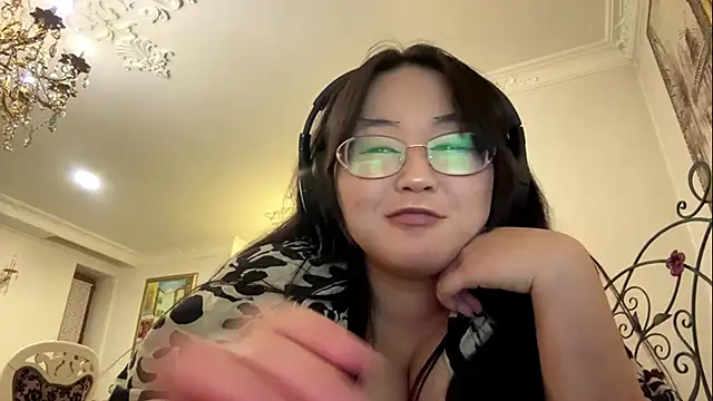 Snapshot of Feylinmay chatting on April 2026 01:41:02 PM Feylinmay online show from April 2026 01:41:02 PM