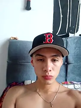 Snapshot of jmaxter chatting on April 2026 10:40:02 PM jmaxter online show from April 2026 10:40:02 PM