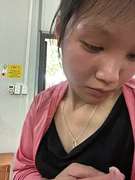 Snapshot of Elisa-a chatting on April 2026 09:32:02 AM Elisa-a online show from April 2026 09:32:02 AM