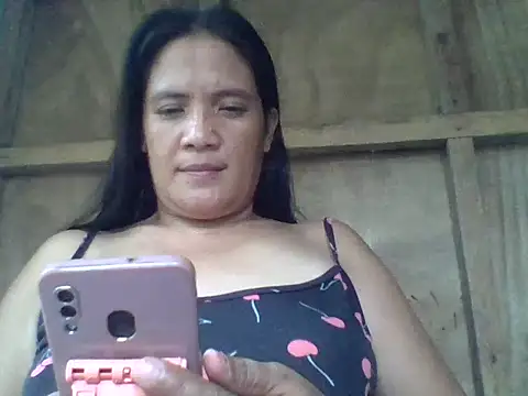 Snapshot of PinayZaira chatting on June 2026 06:48:02 AM PinayZaira online show from June 2026 06:48:02 AM