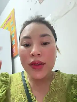 Snapshot of Lina-Naughty chatting on May 2026 05:17:02 PM Lina-Naughty online show from May 2026 05:17:02 PM