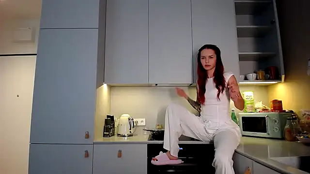 Snapshot of eva_oopsy chatting on April 2026 01:17:02 PM eva oopsy online show from April 2026 01:17:02 PM