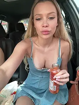 Girl-Mia online show from April 2026 04:54:01 AM