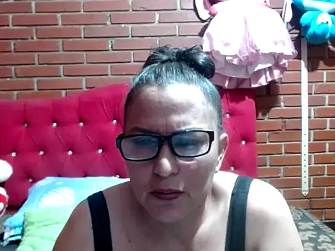 kristalmarelyn online show from May 2026 07:38:01 AM