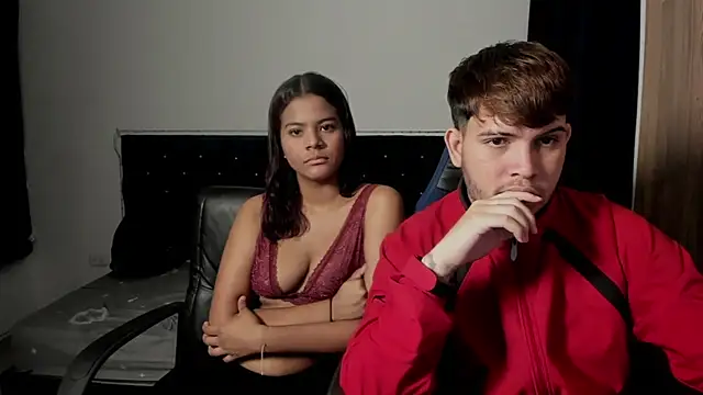 Snapshot of val_andBry chatting on April 2026 08:39:01 PM val andBry online show from April 2026 08:39:01 PM