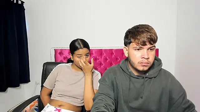 Snapshot of val_andBry chatting on April 2026 07:25:02 PM val andBry online show from April 2026 07:25:02 PM