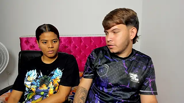 Snapshot of val_andBry chatting on April 2026 07:30:02 PM val andBry online show from April 2026 07:30:02 PM