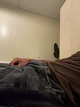 Vinit274 online show from April 2026 06:49:01 PM