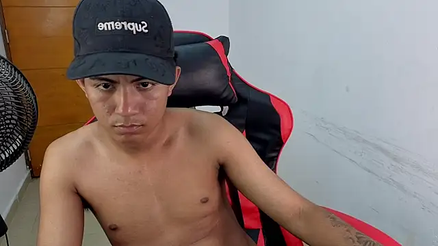 Snapshot of darknigthx chatting on April 2026 11:54:02 PM darknigthx online show from April 2026 11:54:02 PM