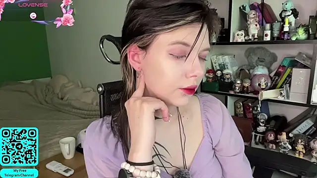 MadalynNosel online show from June 2026 07:11:01 AM