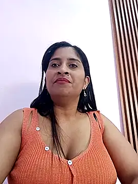 SofiaMendez1  online show from April 2026 01:41:02 PM
