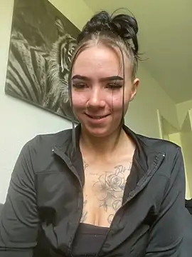 zoeelinks online show from April 2026 10:10:01 AM